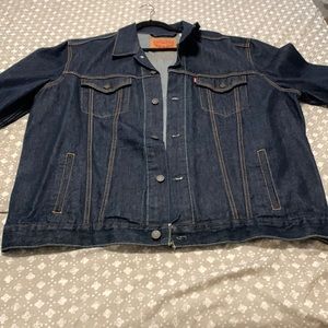 Levi’s jean jacket, dark blue 3xl